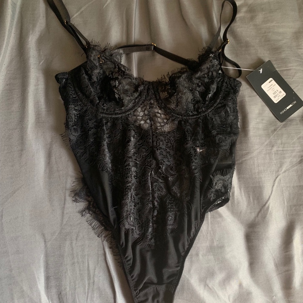 SOLD Fashion nova hopeless romantic teddy bodysuit